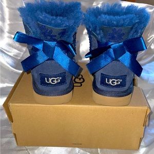 Mini Bailey Bow II (Navy)